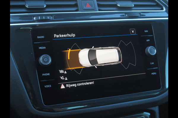 Volkswagen Tiguan 1.4 TSI eHybrid R-Line Business+ | Trekhaak | Apple Carplay | Sfeerverlichting | ACC | Virtual Cockpit | NL-Auto |