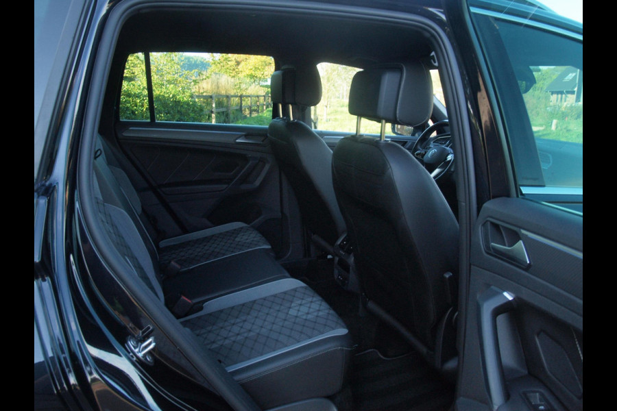 Volkswagen Tiguan 1.4 TSI eHybrid R-Line Business+ | Trekhaak | Apple Carplay | Sfeerverlichting | ACC | Virtual Cockpit | NL-Auto |