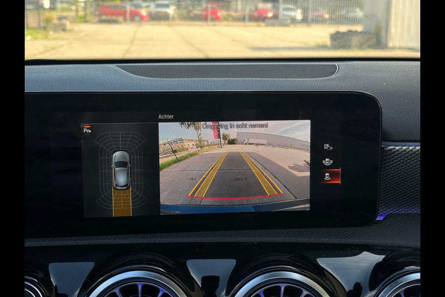 Mercedes-Benz A-Klasse 250e Business Solution AMG | 218PK | PANO | MEM SEATS | SFEERVERL | GROOT SCHERM | LEER | PERF ONDERHOUD |