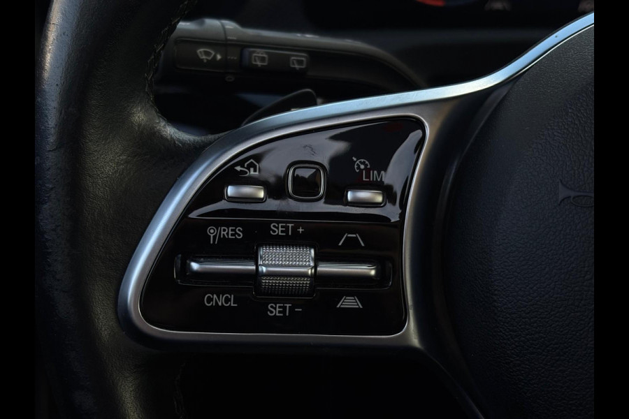 Mercedes-Benz A-Klasse 250e Business Solution AMG | 218PK | PANO | MEM SEATS | SFEERVERL | GROOT SCHERM | LEER | PERF ONDERHOUD |