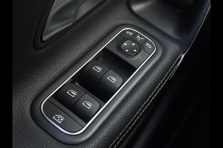 Mercedes-Benz A-Klasse 250e Business Solution AMG | 218PK | PANO | MEM SEATS | SFEERVERL | GROOT SCHERM | LEER | PERF ONDERHOUD |
