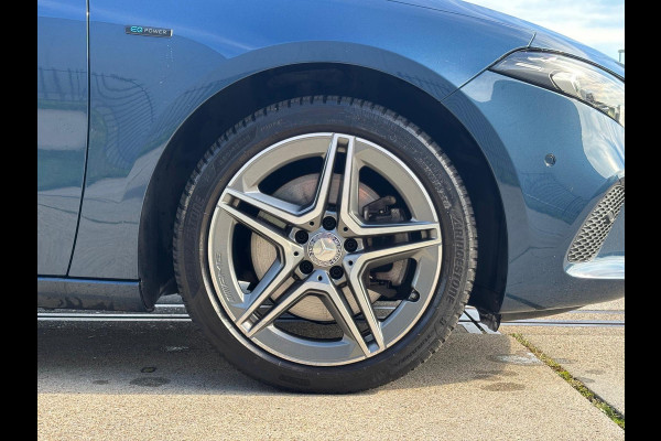 Mercedes-Benz A-Klasse 250e Business Solution AMG | 218PK | PANO | MEM SEATS | SFEERVERL | GROOT SCHERM | LEER | PERF ONDERHOUD |