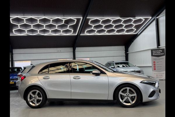 Mercedes-Benz A-Klasse 200 Luxury Line Facelift CarPlay Camera