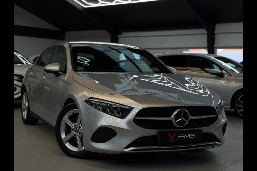 Mercedes-Benz A-Klasse 200 Luxury Line Facelift CarPlay Camera