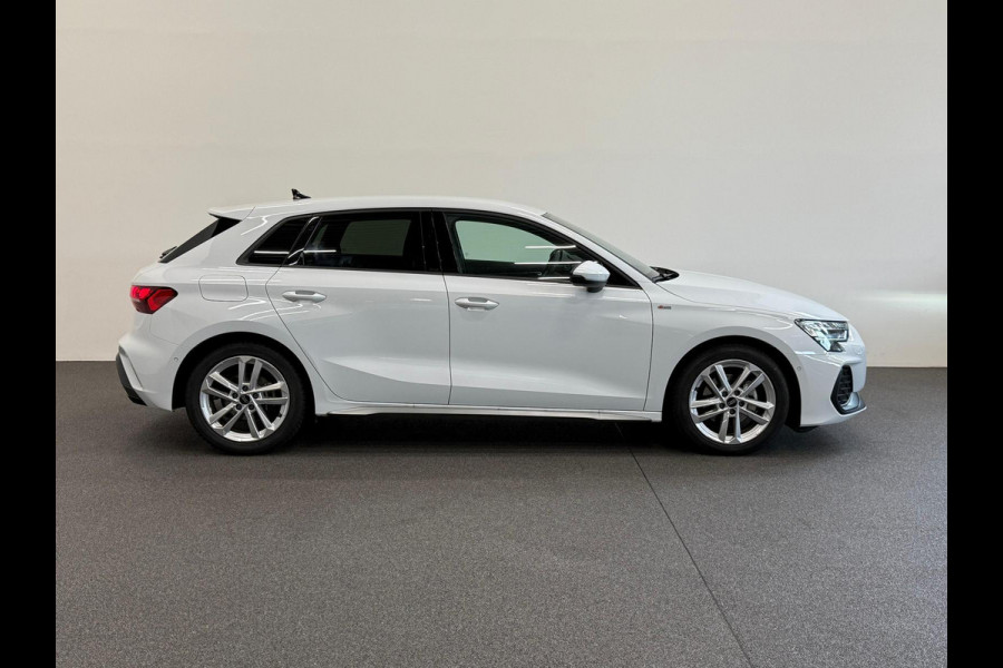 Audi A3 Sportback 35 TFSI S Edition SONOS Premium Audio climate control Navigatie Carplay Full LED Elektr. Sportstoelen PDC VA + Camera Adaptieve Cruise Control Head Up Display
