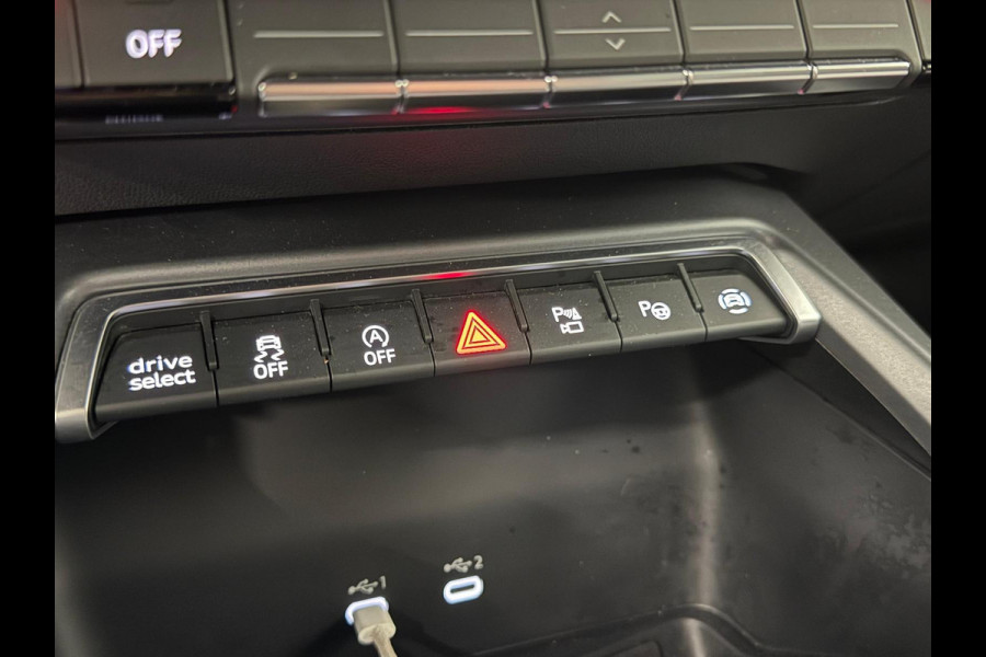 Audi A3 Sportback 35 TFSI S Edition SONOS Premium Audio climate control Navigatie Carplay Full LED Elektr. Sportstoelen PDC VA + Camera Adaptieve Cruise Control Head Up Display