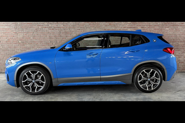BMW X2 sDrive18i High Executive M-Sport / Leder / Navi / Camera / ALLSEASON