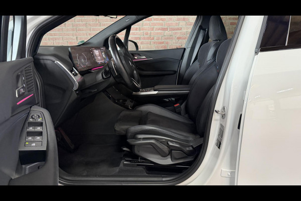 BMW 2 Serie Active Tourer 220i Camera / Navi / CarPlay / DAB