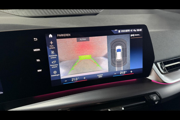BMW 2 Serie Active Tourer 220i Camera / Navi / CarPlay / DAB