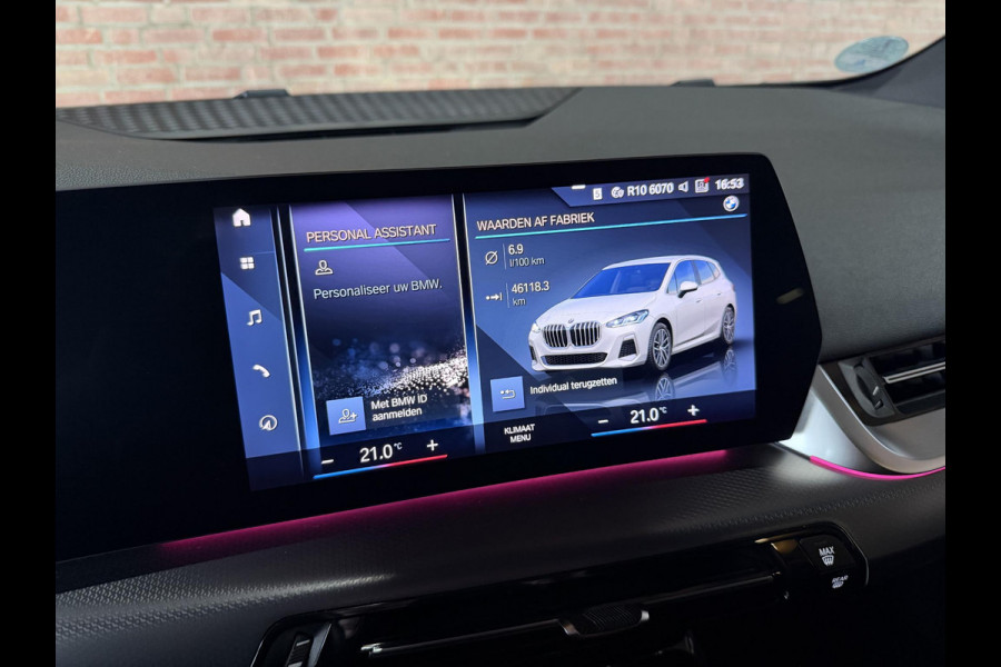 BMW 2 Serie Active Tourer 220i Camera / Navi / CarPlay / DAB