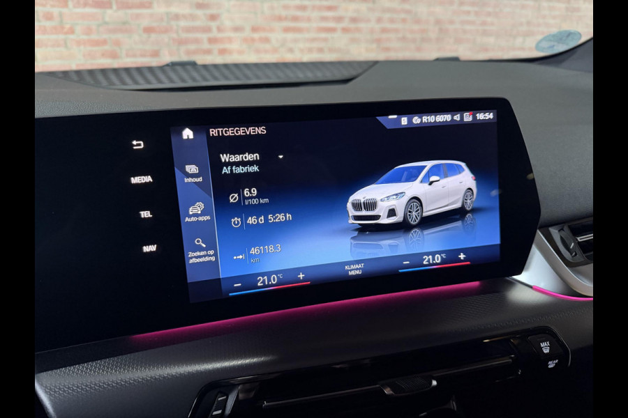 BMW 2 Serie Active Tourer 220i Camera / Navi / CarPlay / DAB