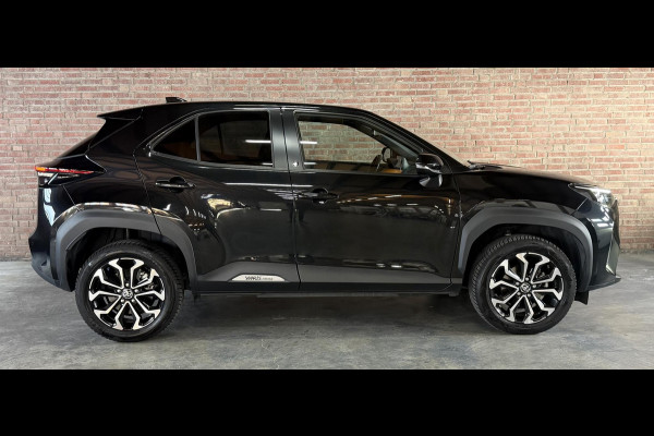 Toyota Yaris Cross 1.5 Hybrid 115 Team D. Winter pakket / Safety Pakket / Afn. Trekhaak / Marter Afweer ( Toyota) / CarPlay Wireless /Camera / PDC voor en achter