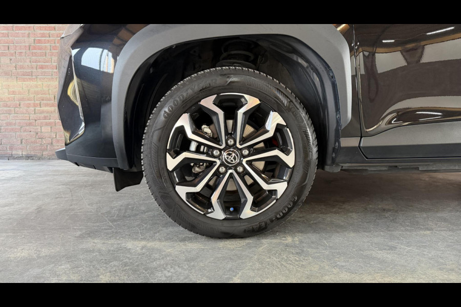 Toyota Yaris Cross 1.5 Hybrid 115 Team D. Winter pakket / Safety Pakket / Afn. Trekhaak / Marter Afweer ( Toyota) / CarPlay Wireless /Camera / PDC voor en achter