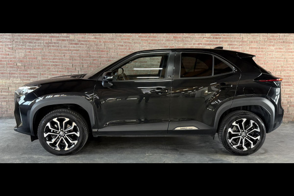 Toyota Yaris Cross 1.5 Hybrid 115 Team D. Winter pakket / Safety Pakket / Afn. Trekhaak / Marter Afweer ( Toyota) / CarPlay Wireless /Camera / PDC voor en achter