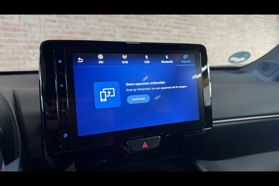 Toyota Yaris Cross 1.5 Hybrid 115 Team D. Winter pakket / Safety Pakket / Afn. Trekhaak / Marter Afweer ( Toyota) / CarPlay Wireless /Camera / PDC voor en achter
