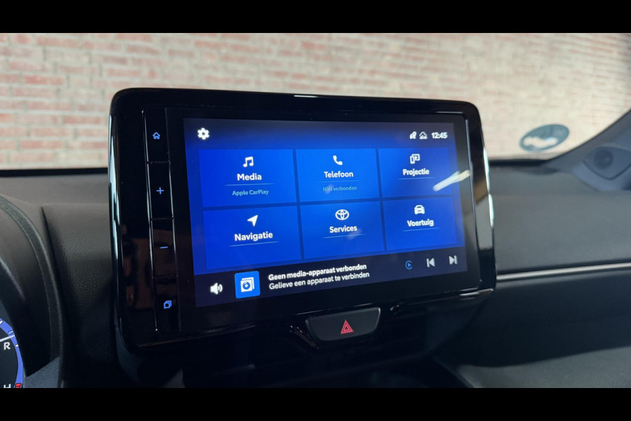 Toyota Yaris Cross 1.5 Hybrid 115 Team D. Winter pakket / Safety Pakket / Afn. Trekhaak / Marter Afweer ( Toyota) / CarPlay Wireless /Camera / PDC voor en achter