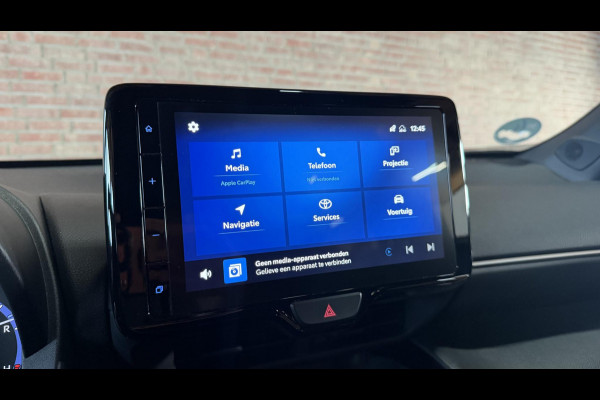 Toyota Yaris Cross 1.5 Hybrid 115 Team D. Winter pakket / Safety Pakket / Afn. Trekhaak / Marter Afweer ( Toyota) / CarPlay Wireless /Camera / PDC voor en achter