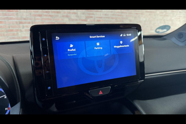 Toyota Yaris Cross 1.5 Hybrid 115 Team D. Winter pakket / Safety Pakket / Afn. Trekhaak / Marter Afweer ( Toyota) / CarPlay Wireless /Camera / PDC voor en achter