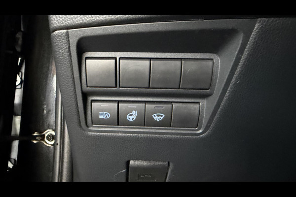 Toyota Yaris Cross 1.5 Hybrid 115 Team D. Winter pakket / Safety Pakket / Afn. Trekhaak / Marter Afweer ( Toyota) / CarPlay Wireless /Camera / PDC voor en achter