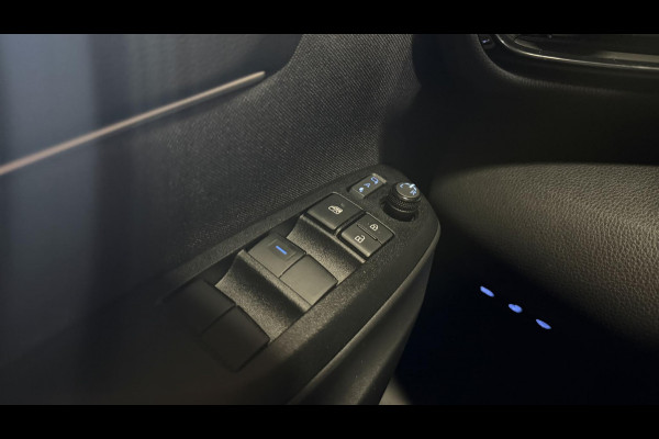 Toyota Yaris Cross 1.5 Hybrid 115 Team D. Winter pakket / Safety Pakket / Afn. Trekhaak / Marter Afweer ( Toyota) / CarPlay Wireless /Camera / PDC voor en achter
