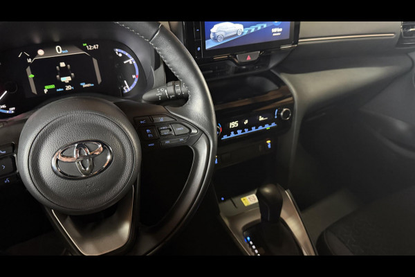 Toyota Yaris Cross 1.5 Hybrid 115 Team D. Winter pakket / Safety Pakket / Afn. Trekhaak / Marter Afweer ( Toyota) / CarPlay Wireless /Camera / PDC voor en achter