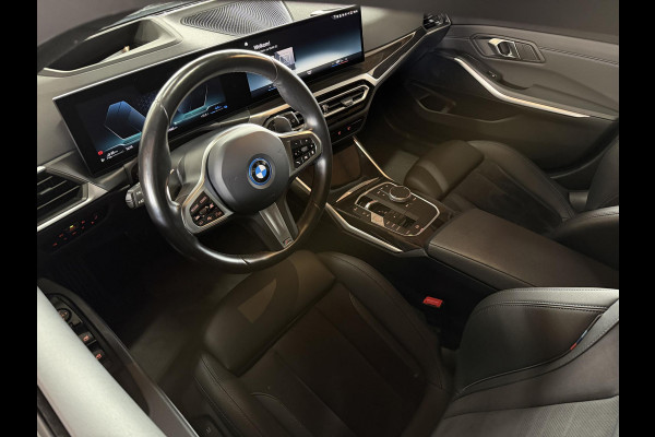 BMW 3 Serie Touring 330e xDrive M- Sport HUD / Leder Alc. / Trekhaak / Camera / Elc Achterklep / Curved Display