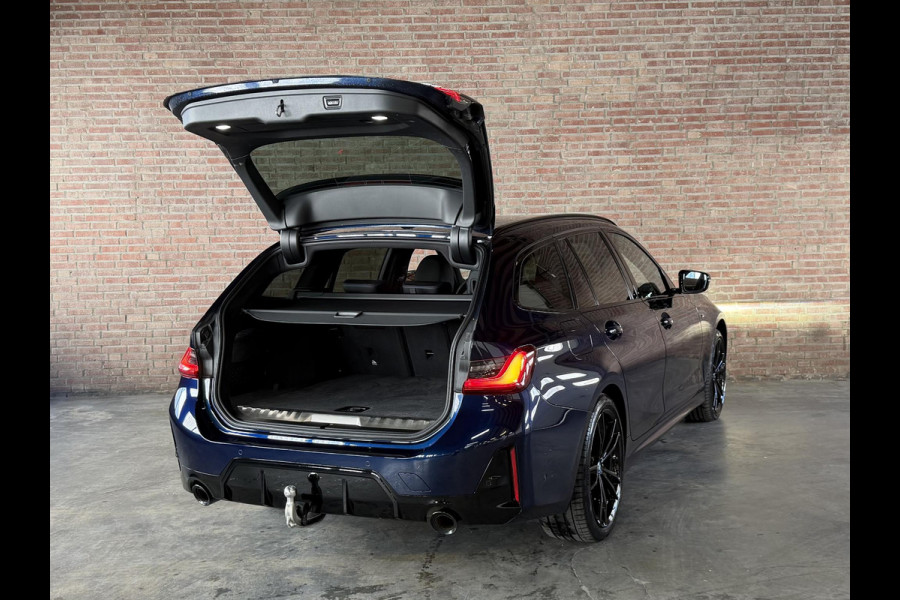 BMW 3 Serie Touring 330e xDrive M- Sport HUD / Leder Alc. / Trekhaak / Camera / Elc Achterklep / Curved Display