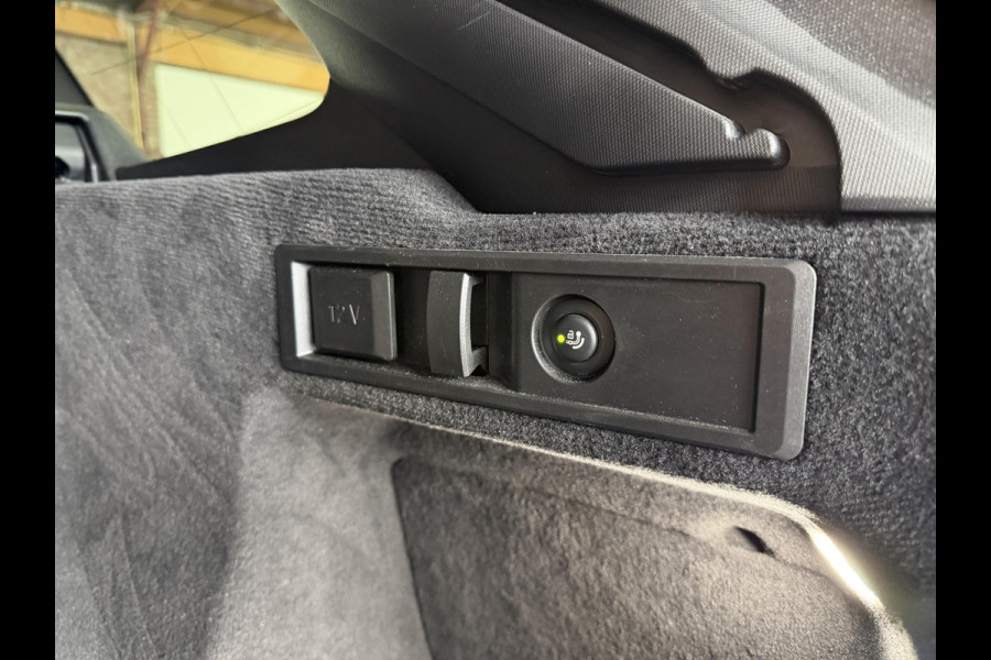 BMW 3 Serie Touring 330e xDrive M- Sport HUD / Leder Alc. / Trekhaak / Camera / Elc Achterklep / Curved Display