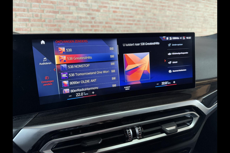 BMW 3 Serie Touring 330e xDrive M- Sport HUD / Leder Alc. / Trekhaak / Camera / Elc Achterklep / Curved Display