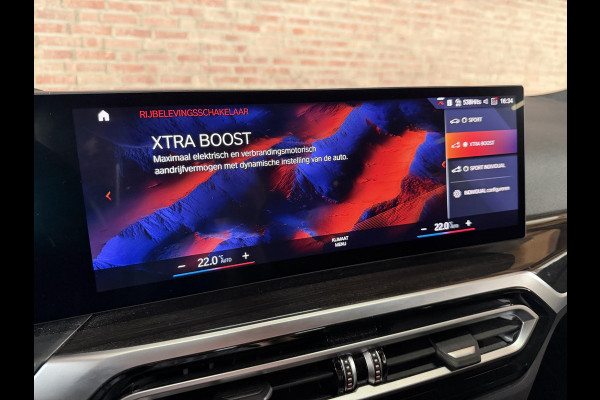 BMW 3 Serie Touring 330e xDrive M- Sport HUD / Leder Alc. / Trekhaak / Camera / Elc Achterklep / Curved Display