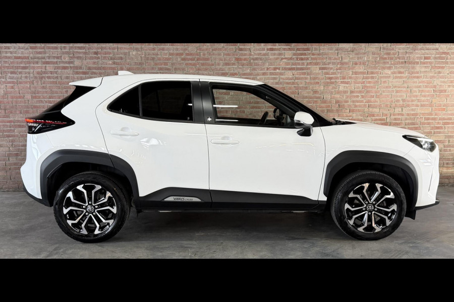 Toyota Yaris Cross 1.5 Hybrid Team D. Winter-pakket / Safety-pakket / Navi / Camera