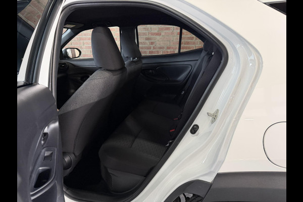 Toyota Yaris Cross 1.5 Hybrid Team D. Winter-pakket / Safety-pakket / Navi / Camera