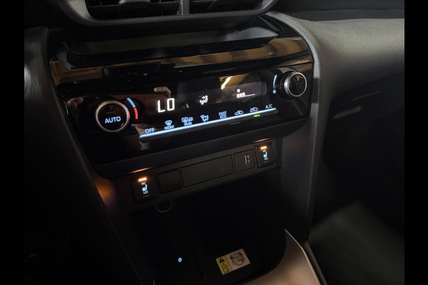 Toyota Yaris Cross 1.5 Hybrid Team D. Winter-pakket / Safety-pakket / Navi / Camera