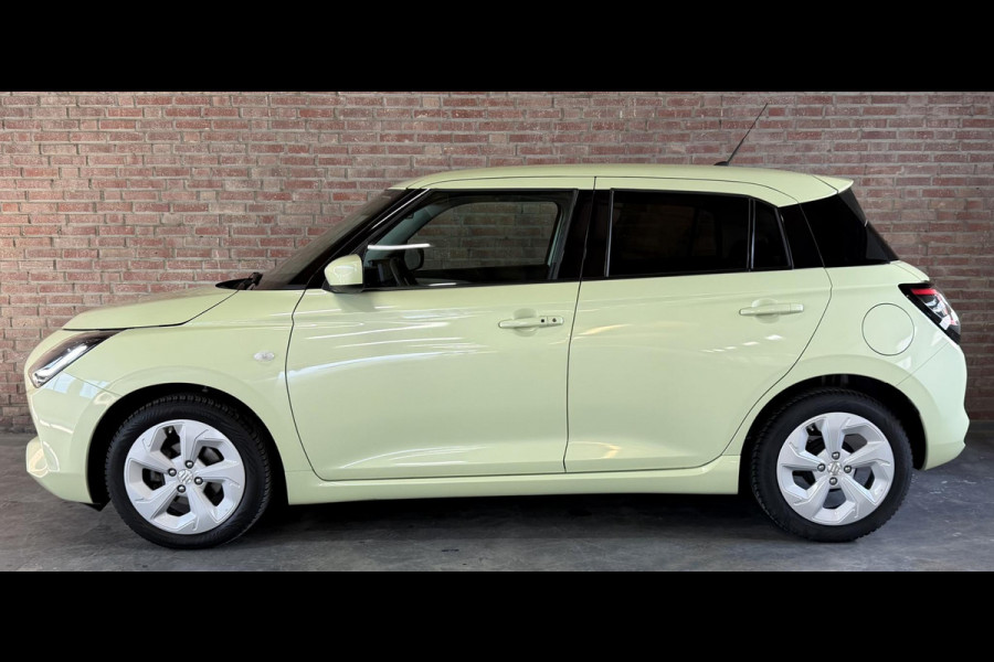 Suzuki Swift 1.2 HYBRID MT Comfort Camera / Navi / Clima