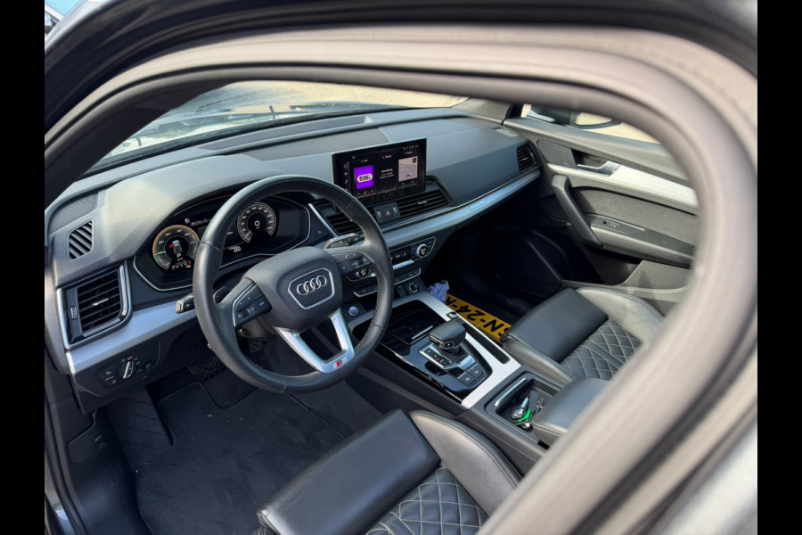 Audi Q5 Sportback 55 TFSI e S edition S-Line | Panoramadak | Stoelverwarming | RS Stoelen | Apple Carplay | Camera | Keyless | Navigatie | Trekhaak | Cruise Control | Memory Seat | Ambiance Verlichting | Matrix LED | SOH 99%
