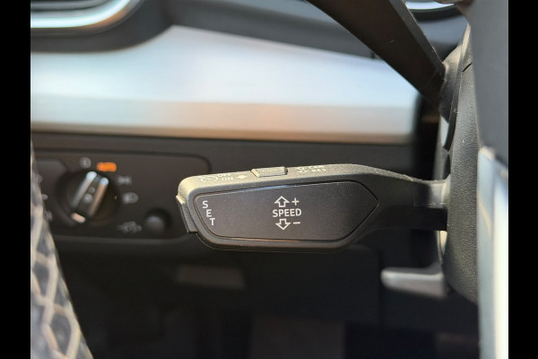 Audi Q5 Sportback 55 TFSI e S edition S-Line | Panoramadak | Stoelverwarming | RS Stoelen | Apple Carplay | Camera | Keyless | Navigatie | Trekhaak | Cruise Control | Memory Seat | Ambiance Verlichting | Matrix LED | SOH 99%