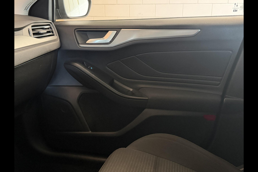 Ford Focus 1.5 EcoBlue Aut. Titanium | Trekhaak | Navi | PDC | Cruise | LED | Incl. garantie