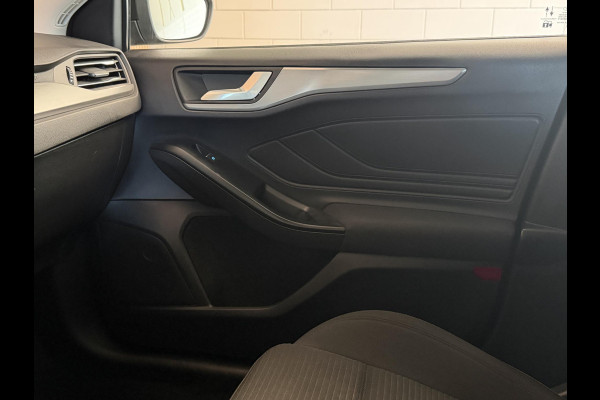 Ford Focus 1.5 EcoBlue Aut. Titanium | Trekhaak | Navi | PDC | Cruise | LED | Incl. garantie