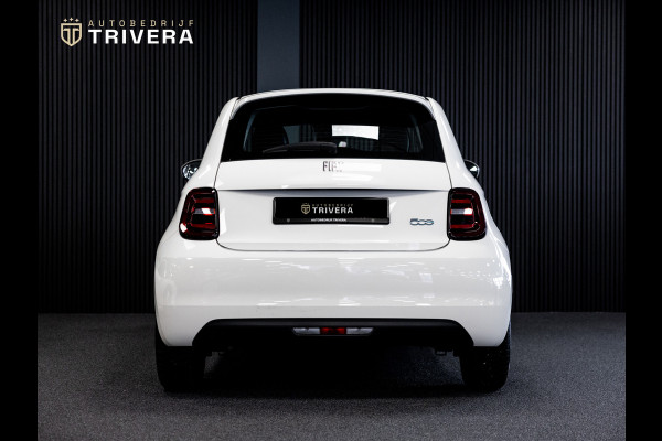 Fiat 500 Urban 24 kWh l SoH 96% l Virtueel cockpit l CARPLAY l Keyless entry l BTW auto l 1ste. eig. l Dealer onderh. l ALS NIEUW