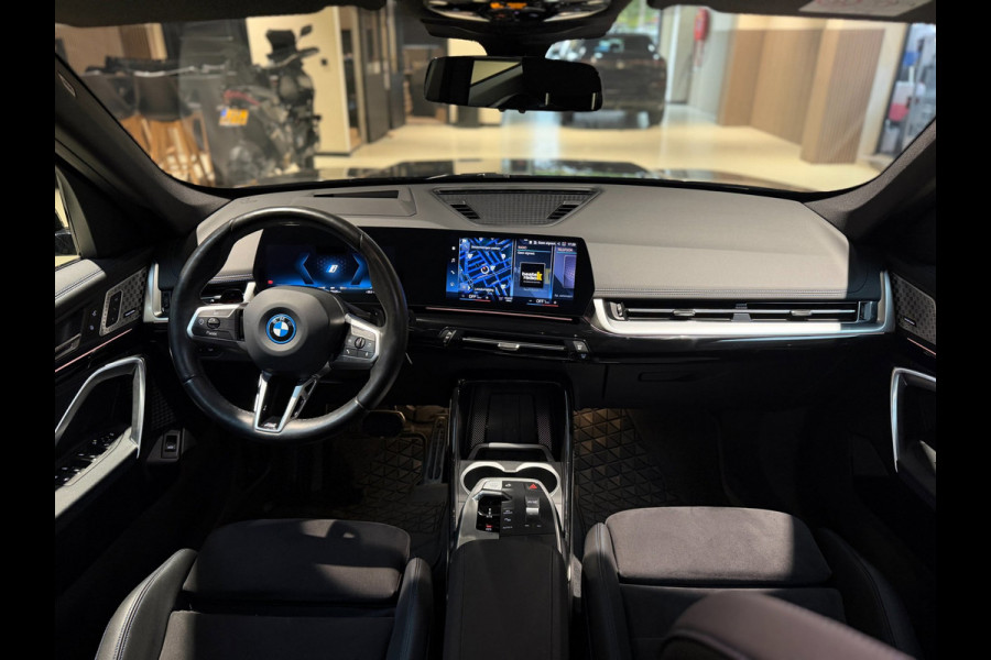 BMW X1 XDrive30e|HUD|H&K|Massage|360|Pano|Keyless|Stuur+Stoel verwarming|