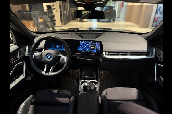BMW X1 XDrive30e|HUD|H&K|Massage|360|Pano|Keyless|Stuur+Stoel verwarming|