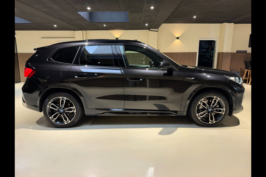 BMW X1 XDrive30e|HUD|H&K|Massage|360|Pano|Keyless|Stuur+Stoel verwarming|
