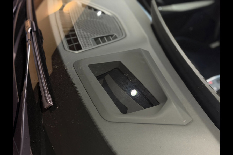 BMW X1 XDrive30e|HUD|H&K|Massage|360|Pano|Keyless|Stuur+Stoel verwarming|