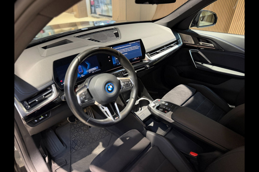 BMW X1 XDrive30e|HUD|H&K|Massage|360|Pano|Keyless|Stuur+Stoel verwarming|