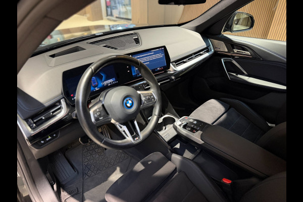 BMW X1 XDrive30e|HUD|H&K|Massage|360|Pano|Keyless|Stuur+Stoel verwarming|