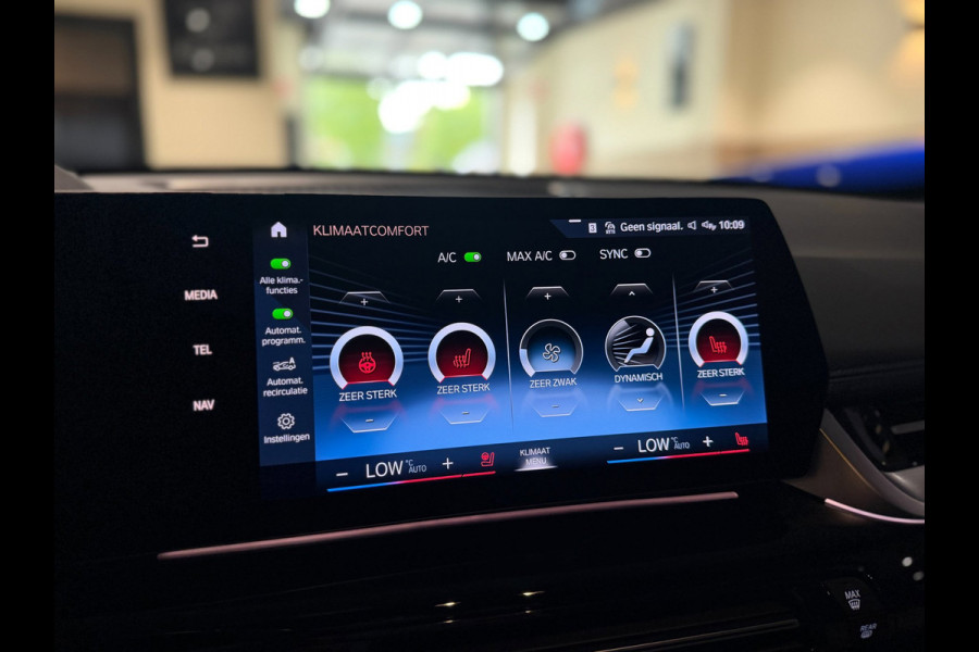 BMW X1 XDrive30e|HUD|H&K|Massage|360|Pano|Keyless|Stuur+Stoel verwarming|