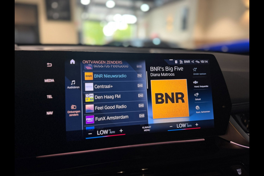 BMW X1 XDrive30e|HUD|H&K|Massage|360|Pano|Keyless|Stuur+Stoel verwarming|