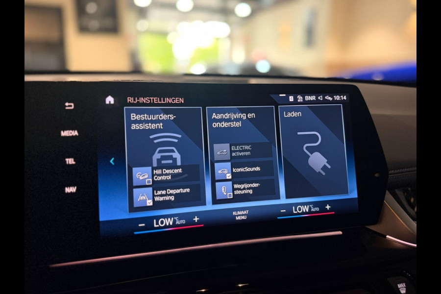 BMW X1 XDrive30e|HUD|H&K|Massage|360|Pano|Keyless|Stuur+Stoel verwarming|