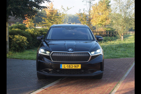 Škoda ENYAQ iV 80 First Edition | Camera | Trekhaak | Warmtepomp | Sfeerverlichting | Leer | ACC | NL-Auto |