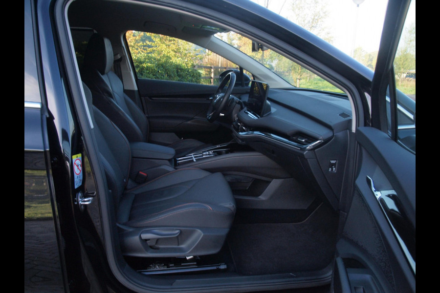 Škoda ENYAQ iV 80 First Edition | Camera | Trekhaak | Warmtepomp | Sfeerverlichting | Leer | ACC | NL-Auto |